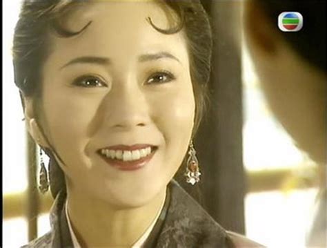 魏秋桦：香港早期美女演员，不靠男人也成富婆，今60岁单身仍美丽