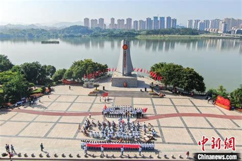 关于党员参观红军长征纪念馆的简报|云南省电子信息高级技工学校-官方网站