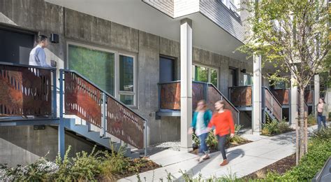 Bridges @ 11th – GGLO