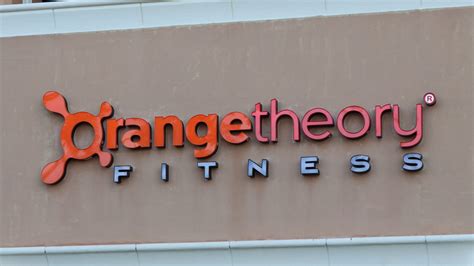 Does Flexing Build Muscle? 7 Benefits of Muscle Flexing | Dr Workout