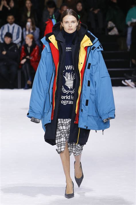 PFW - BALENCIAGA or "The Homeless -Zip Code 75007- Sophisticated look ...