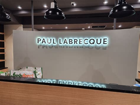 Backlit Building Signage 的图像结果