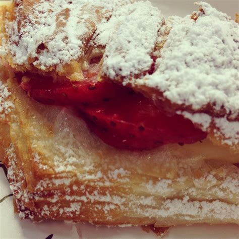 cream pan strawberry croissant