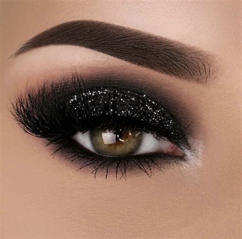 under eye glitter makeup