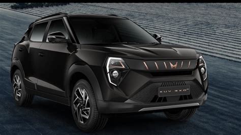 Mahindra XUV 3XO EV AX5 and AX7 Variant Explained | CarhpIndia