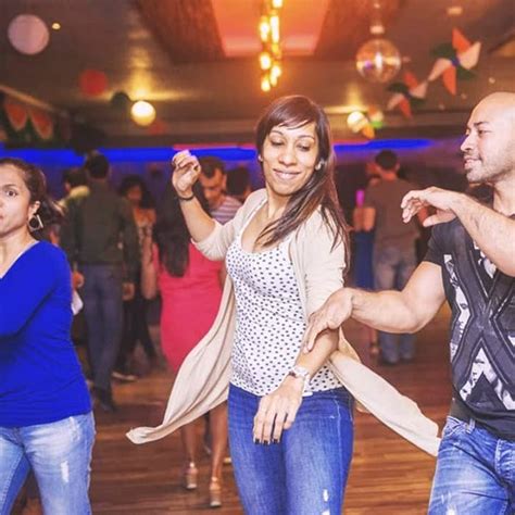 Let Loose & Dance Away To Glory With Your Friends | LBB