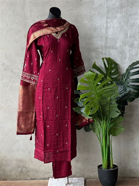 Rich embroidery work Russian silk suit set – VIKA Boutique