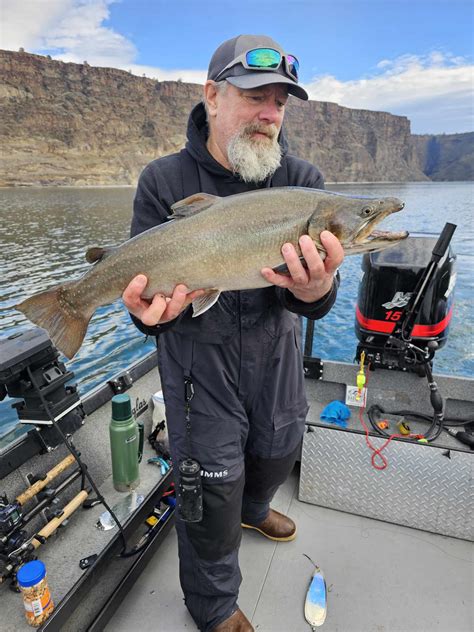 Lake Billy Chinook | BaddFish Guide Service