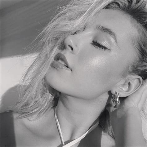 Carly Lawrence | Promiflash