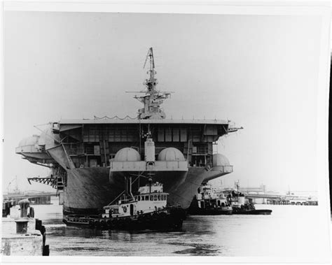 NH 89313 USS BUNKER HILL (CV-17 )