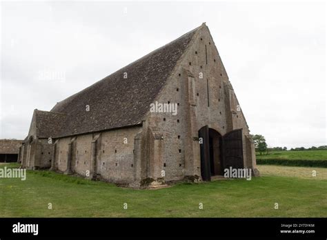 Tithe Barn 的图像结果