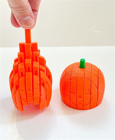 Pixel Pumpkin Fidget (2 sizes) - 3D model by 3DPmom on Thangs