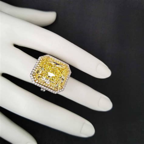 SCARSELLI 24 Carat Fancy Yellow Diamond Ring in Platinum GIA For Sale ...