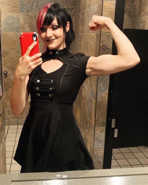 When part of you wants to be a cute lil petite goth girl, but the gym is life : r/GothFashion