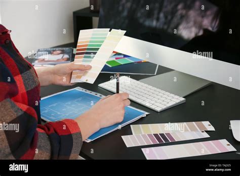 Interior Designer at Work 的图像结果