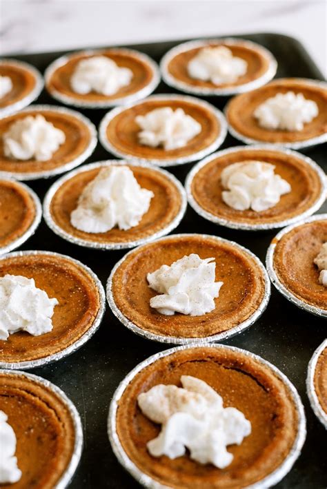 Mini pumpkin pies with graham cracker crust – Artofit