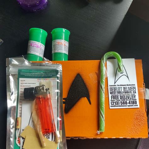 Have to love Hollywood delivery services around the holidays! : r/trees