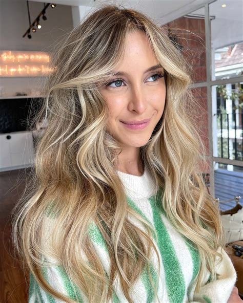 20+ Lived-in Blonde Hair Color Ideas