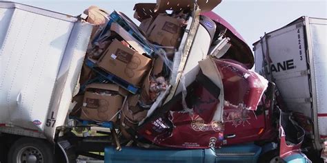 Massive vehicle pileup on southern California highway leaves 2 dead, 9 ...