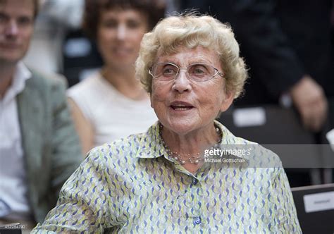 Angela Merkel Father 的图像结果