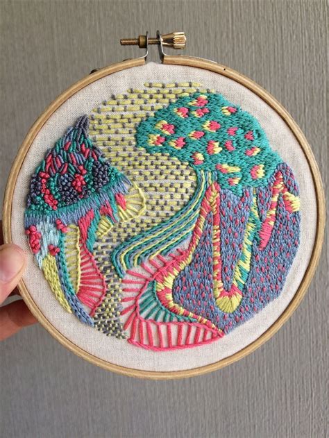 modern embroidery hoop art
