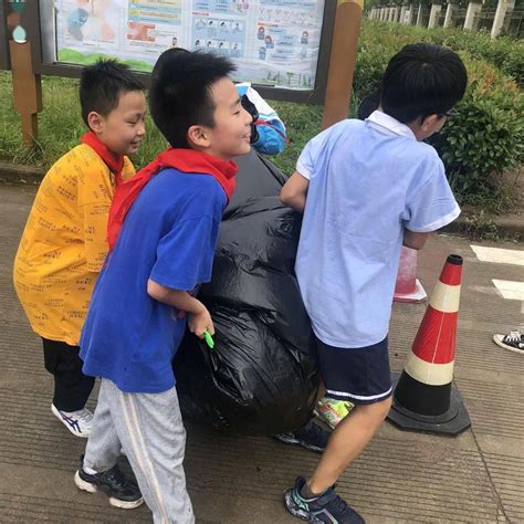 共建“洁净校园”环保志愿活动顺利结束 - 新闻 - 重庆大学新闻网