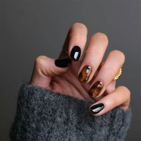 What is a Russian Manicure? Why is it controversial? And is it safe?