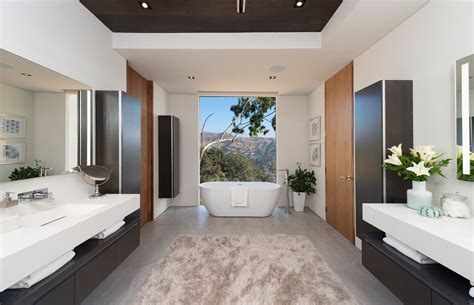 Contemporary Master Bathroom