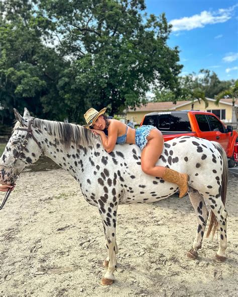 Natalie Tortelli | It’s been 4weeks since my mole removal ️ thanks to @lasermepleasemiami ...