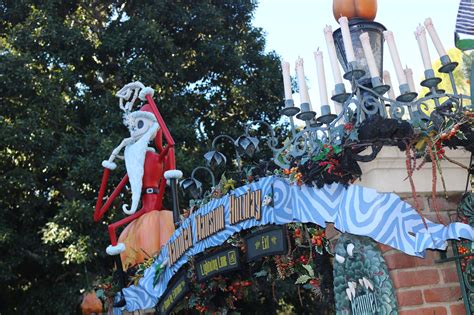 Disneyland Announces Haunted Mansion Closure Date For Holiday Overlay ...