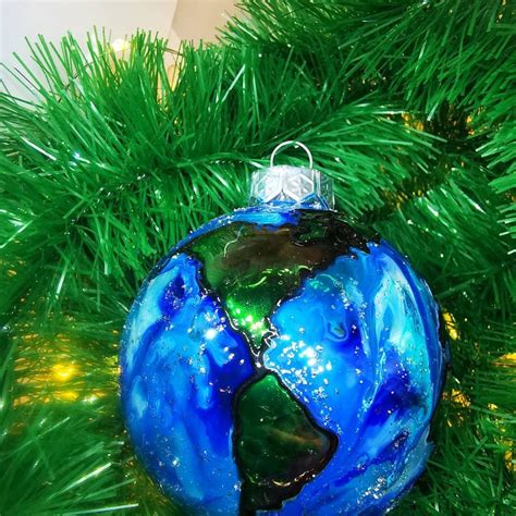 Painted Globe 的图像结果