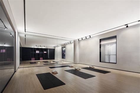 「每日瑜伽」首家实体店北京开业，线上健身APP落地线下是趋势还是坑？-36氪