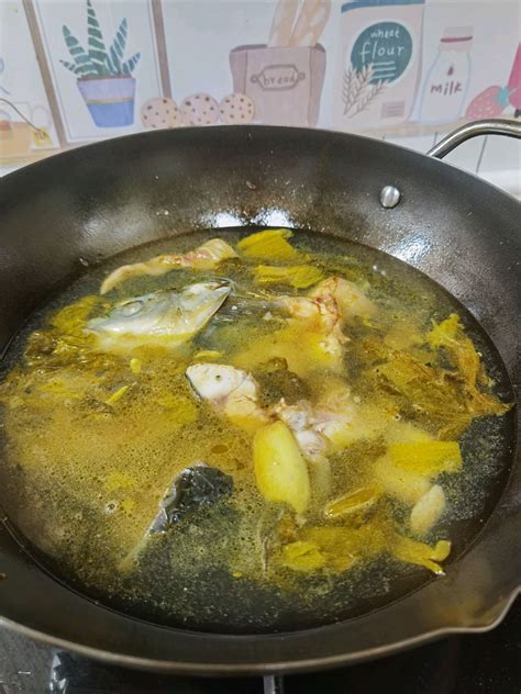 【酸菜鱼的做法步骤图，酸菜鱼怎么做好吃】Seven七月_下厨房