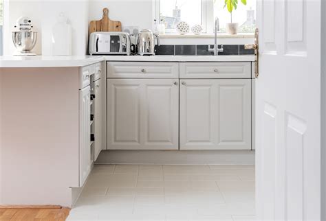 How to paint your floor tiles