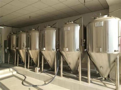 沧州 发酵啤酒设备 自酿鲜啤设备多少钱一套 - 知乎