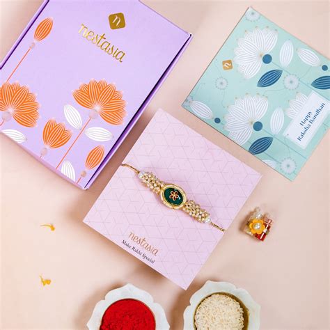 The Royal Emerald Rakhi Gift Set Online - Premium Gift Hamper | Nestasia