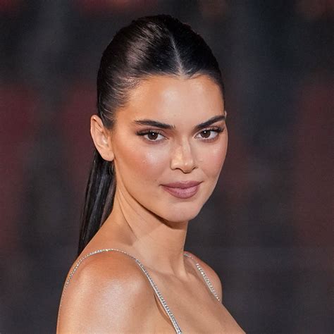 Fans Say Kendall Jenner Was ‘Born To Be A Model’ After Seeing Her Schiaparelli Gown During Paris ...