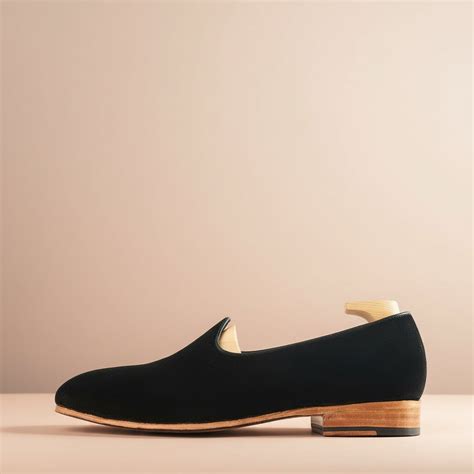 Alwar Black Suede Jutties – whitemuds