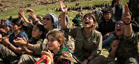 These Kurdish Female Fighters Will Do Everything To Rob The ISIS Of ...