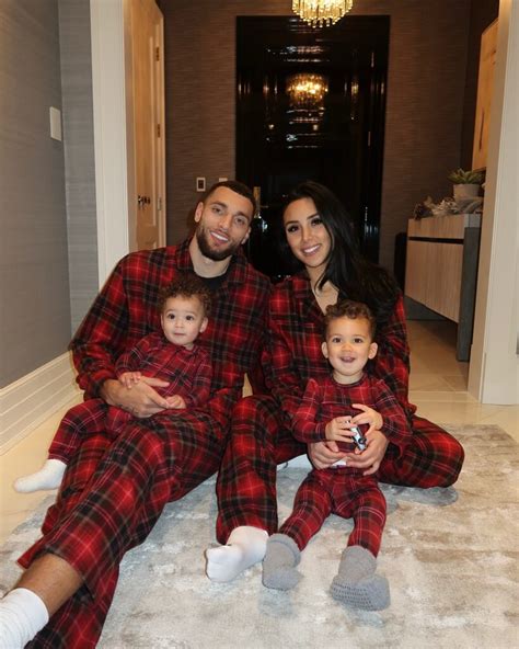 Zach LaVine Biography: Wife, Age, Net Worth, Siblings, Parents, Height ...