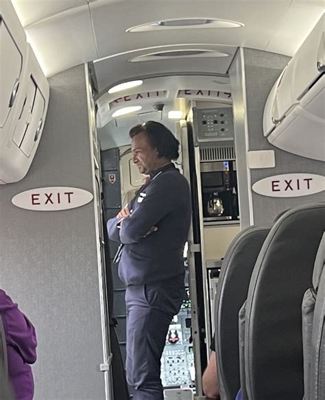 Crazy: American Airlines Passenger Kicked Off For Putting Bag In Wrong ...