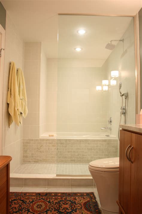 Small Bathroom Bathtub Design at Vaughn Newell blog