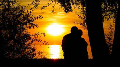 5 quiet habits of partners who deeply trust each other