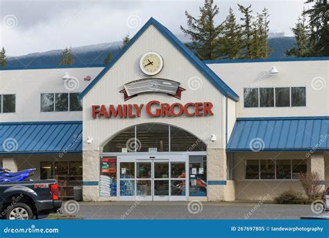 Gold Bar Family Grocer Store Facade in the Snohomish County City ...