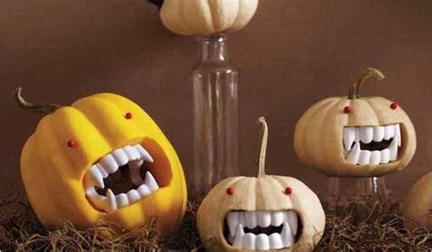 Alien Halloween Decoration 的图像结果