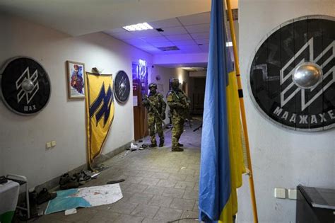 Guerre en Ukraine : le régiment ukrainien Azov est-il une 'organisation ...