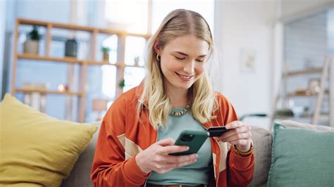 Can I Order Contacts Without a Prescription?