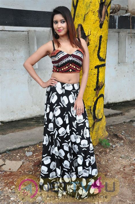 Actress Anchal Singh Good Looking Stills At Inaugurated Pochampally Ikat Art Mela At Ymca Hall ...