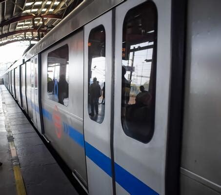 New Delhi Local Train 的图像结果