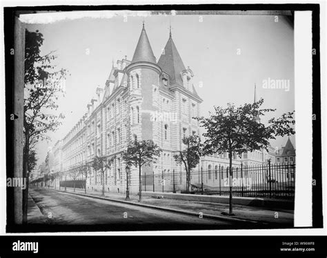 American Hospital Of Paris High Resolution Stock Photography and Images ...